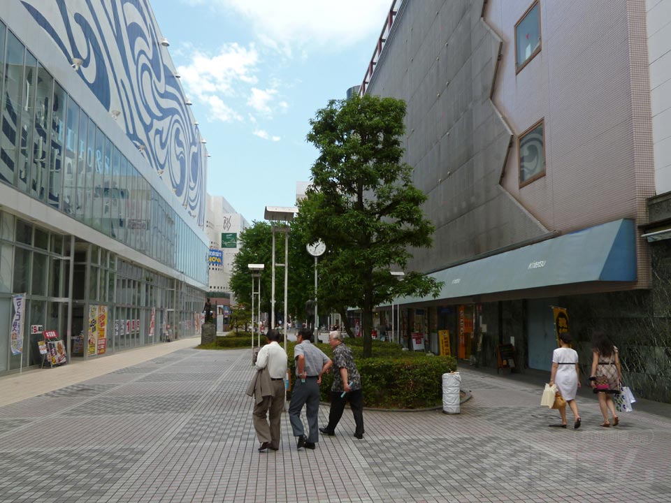 近鉄四日市駅北口東側前