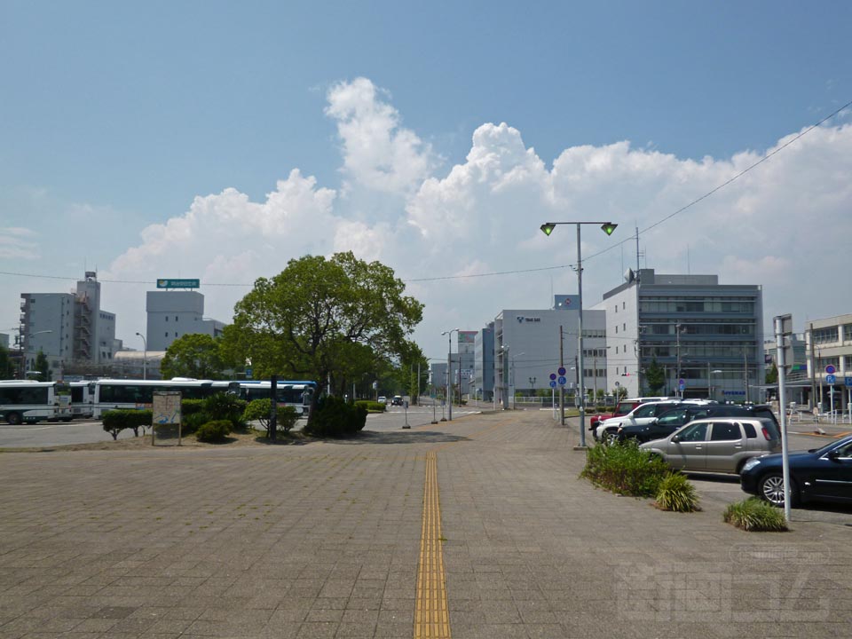 JR・伊勢鉄道四日市駅前