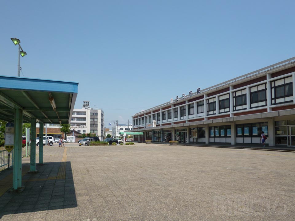 JR・伊勢鉄道四日市駅前