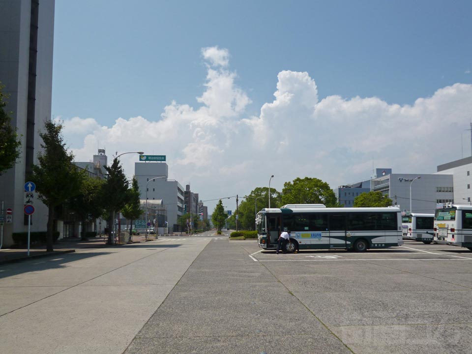 JR・伊勢鉄道四日市駅前
