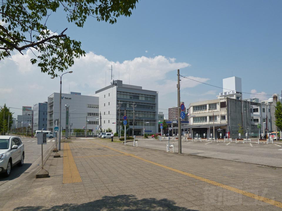 JR・伊勢鉄道四日市駅前