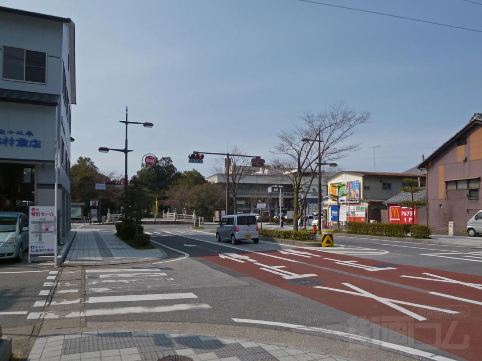 彦根駅前お城通り