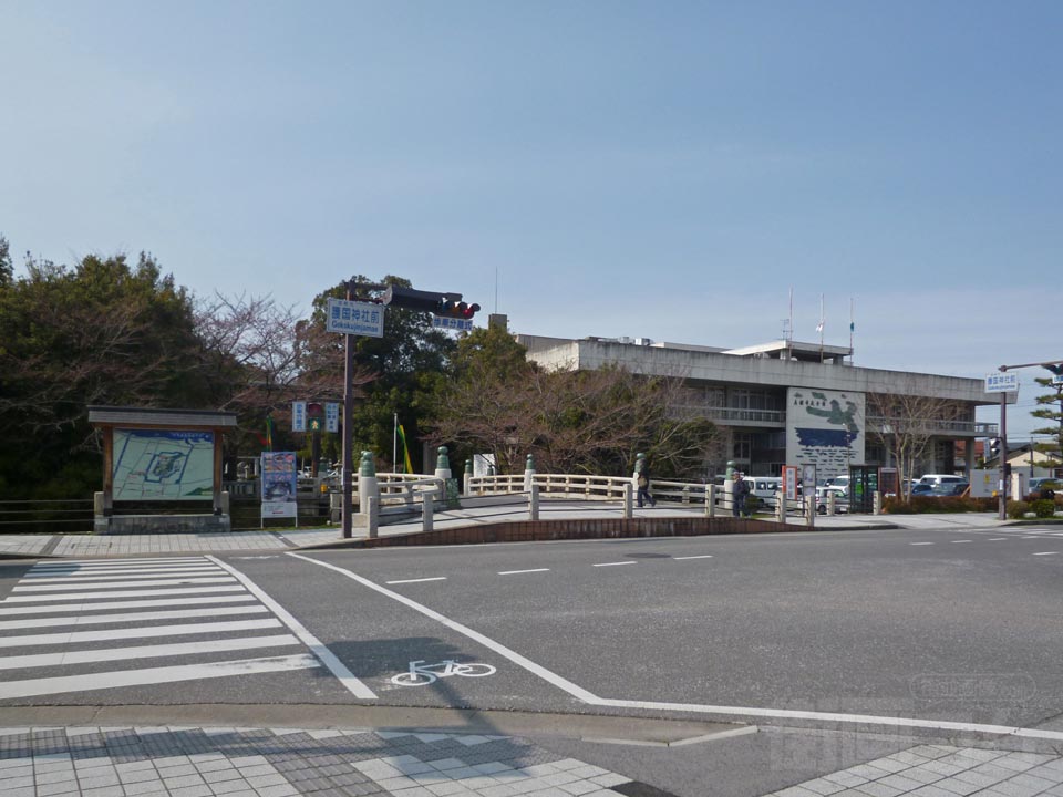 護国神社前交差点