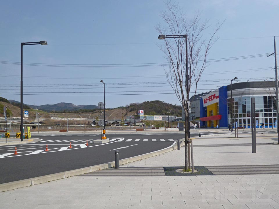 近江鉄道・JR彦根駅東口前