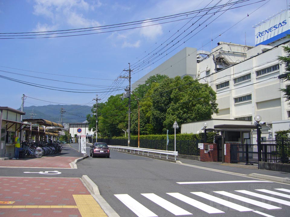JR石山駅北口前