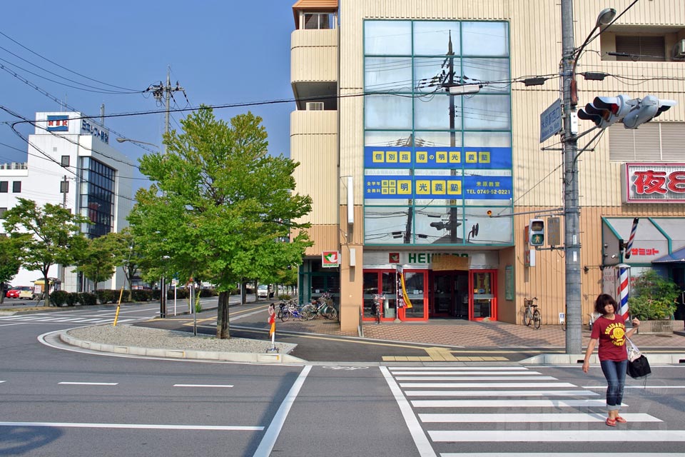 米原駅西口交差点