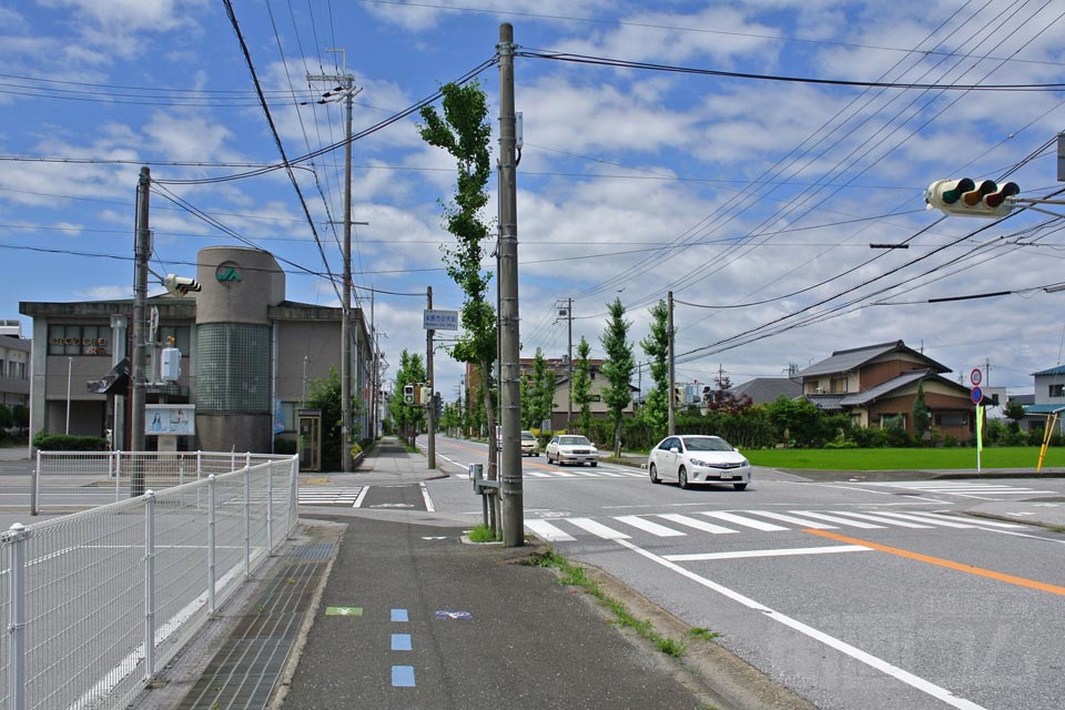 米原市役所前交差点