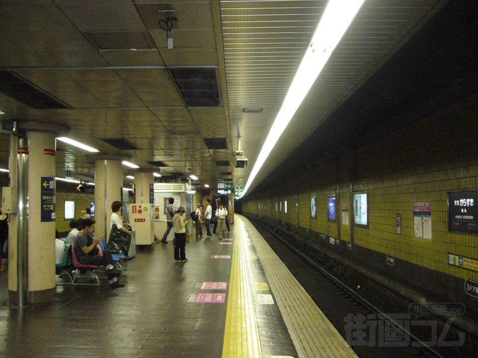 阪急烏丸駅写真画像
