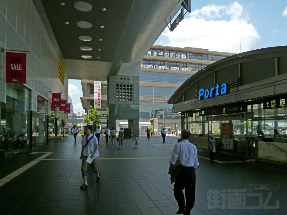 JR京都駅烏丸中央口前