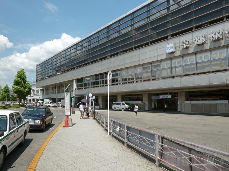 JR・近鉄京都駅八条口前