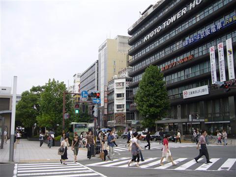 烏丸塩小路交差点写真画像