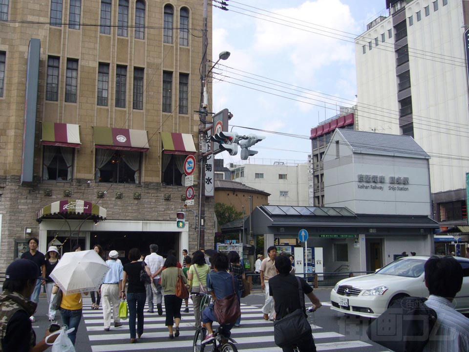京阪四条駅前写真画像