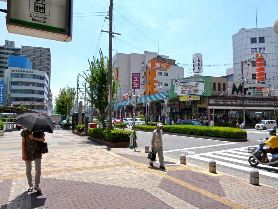 近鉄布施駅南口前
