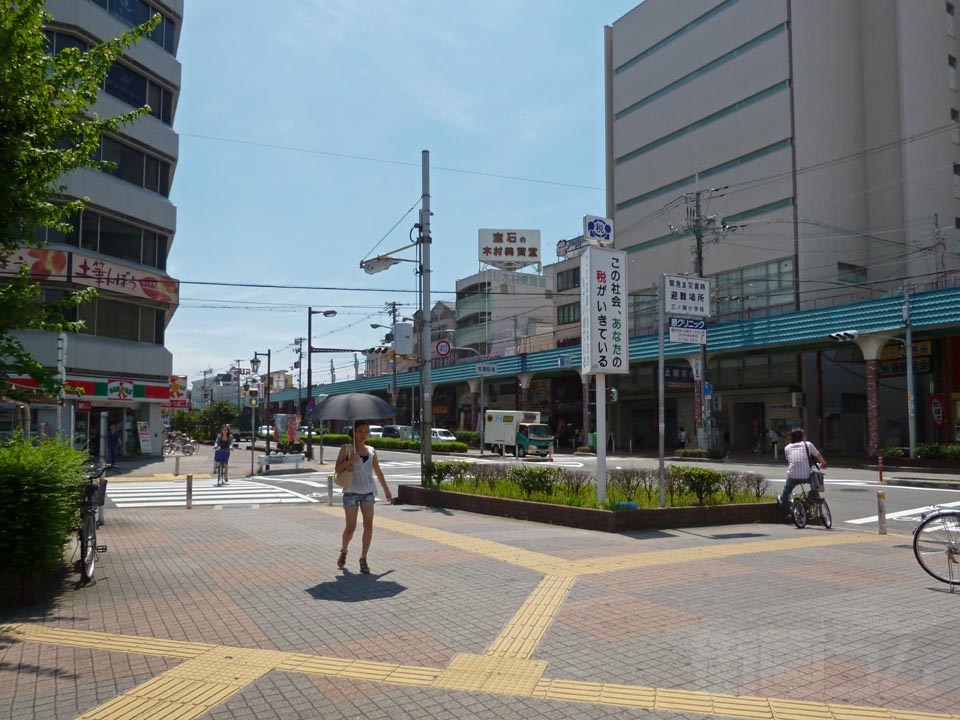 近鉄布施駅南口前