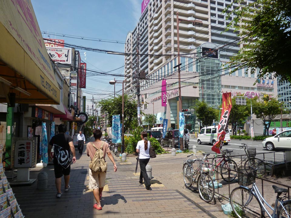 近鉄布施駅北口前