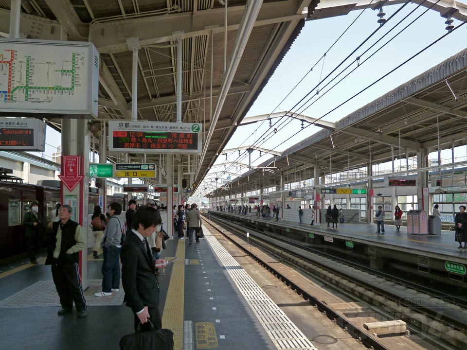 阪急茨木市駅ホーム