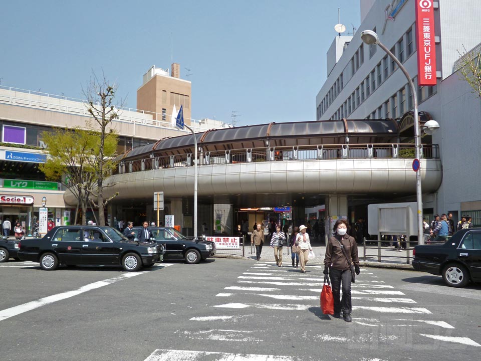 阪急茨木市駅西口前