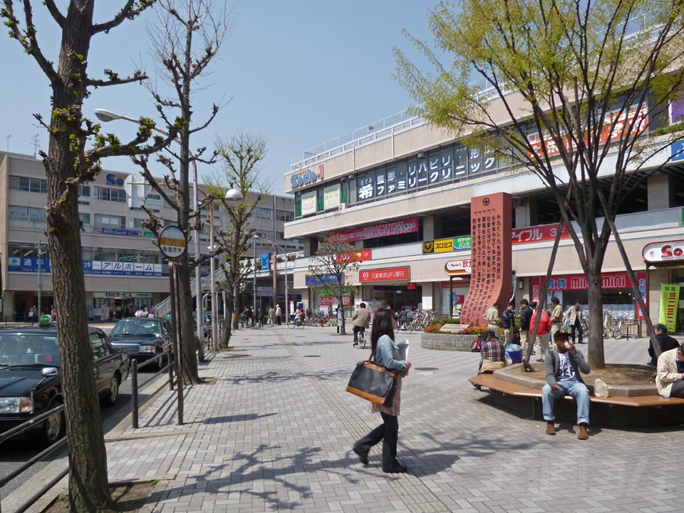 阪急茨木市駅西口前