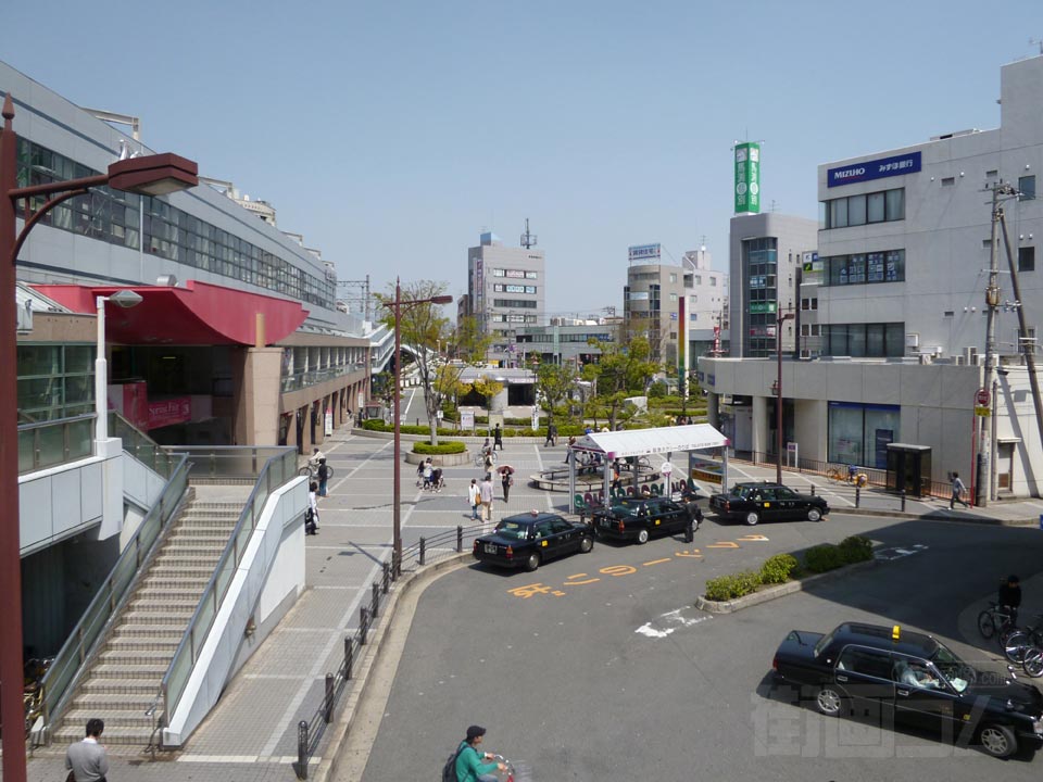 阪急茨木市駅東口前