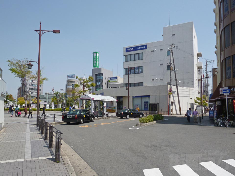 阪急茨木市駅東口前