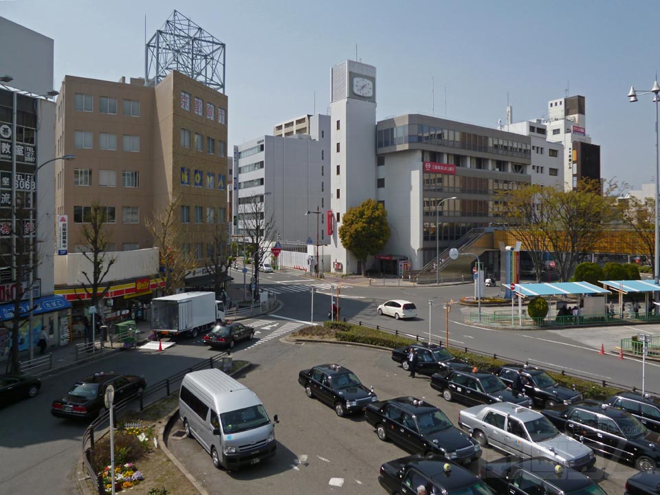 JR茨木駅西口前