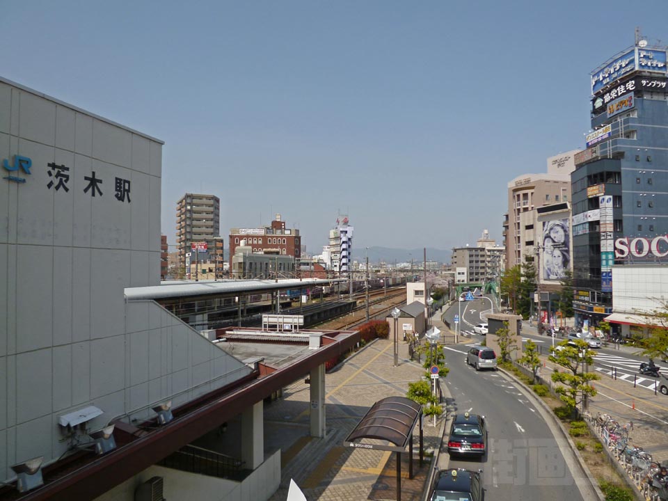 JR茨木駅東口前