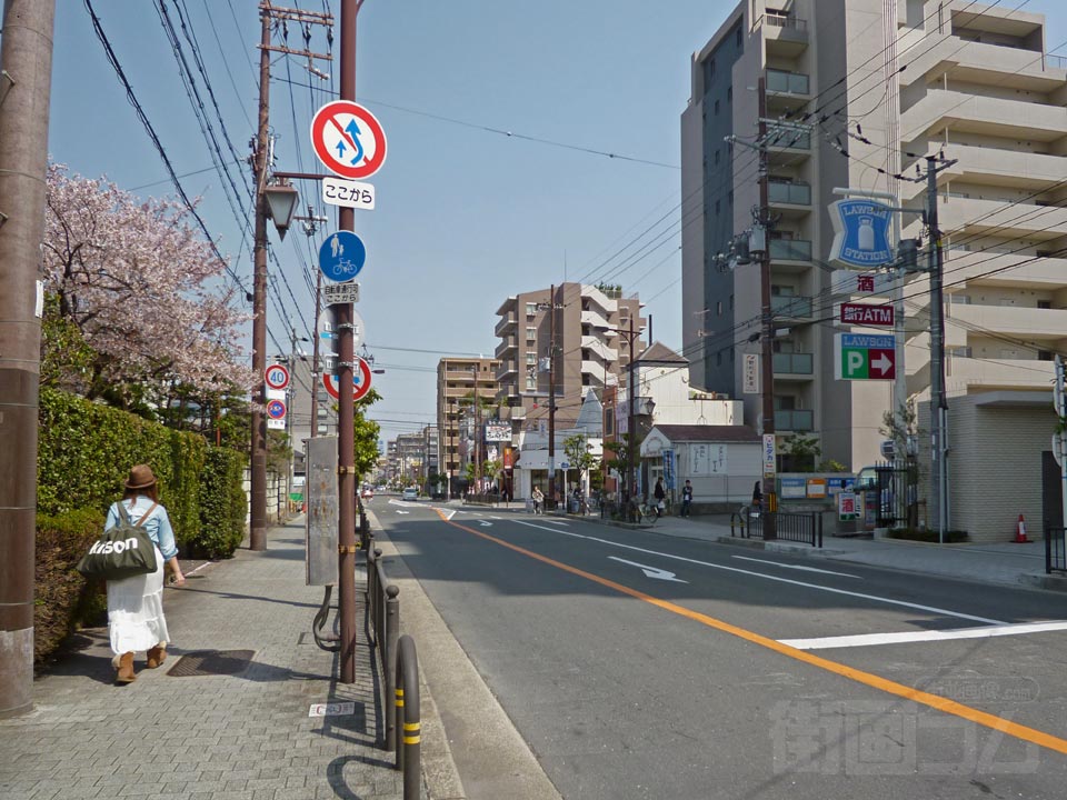 JR茨木駅東口前