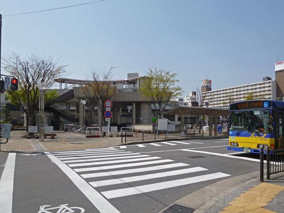JR茨木駅東口前