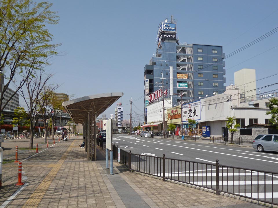 JR茨木駅東口前