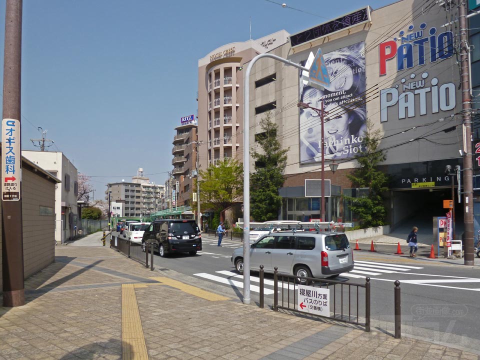 JR茨木駅東口前