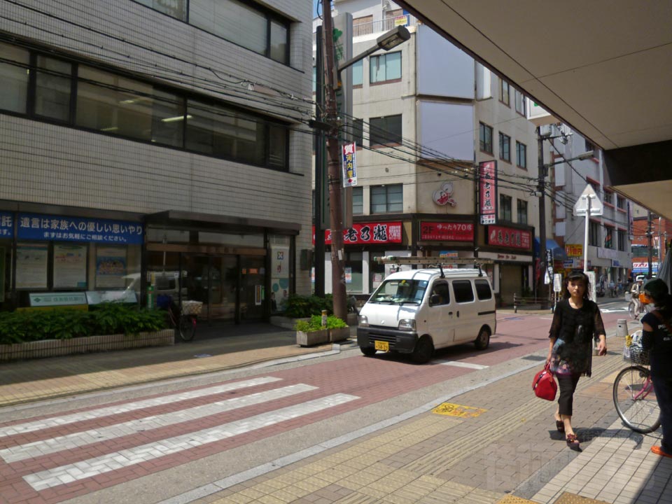 近鉄八尾駅中央口南側前