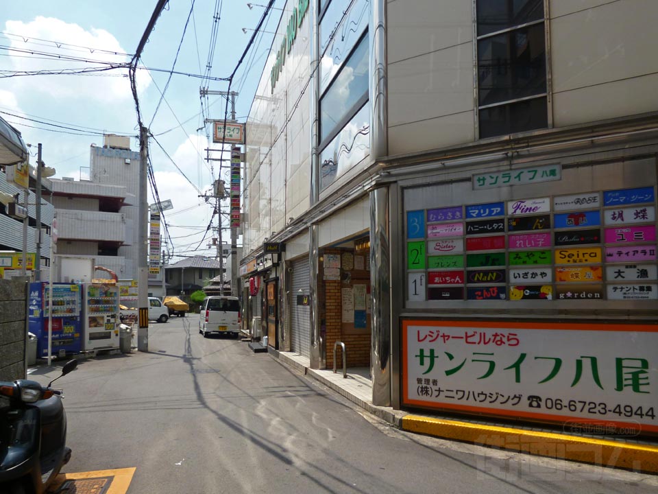 近鉄八尾駅中央口南側