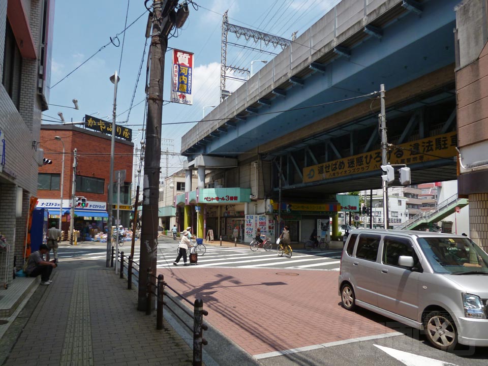 近鉄八尾駅中央口南側前