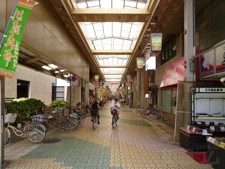 ファミリーロードさのかわ南商店街