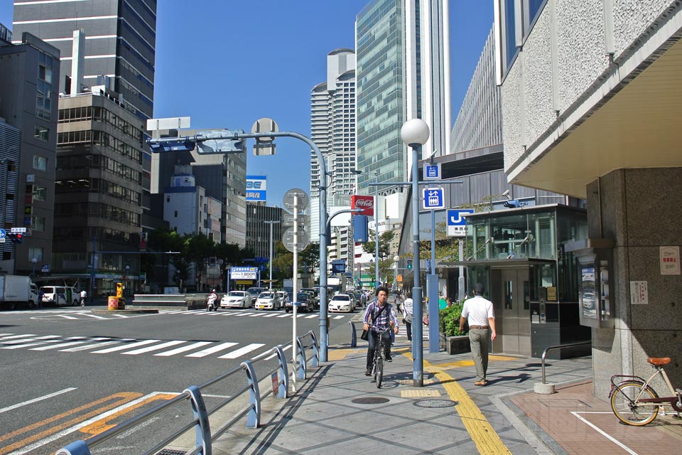 曽根崎通(国道2号線)