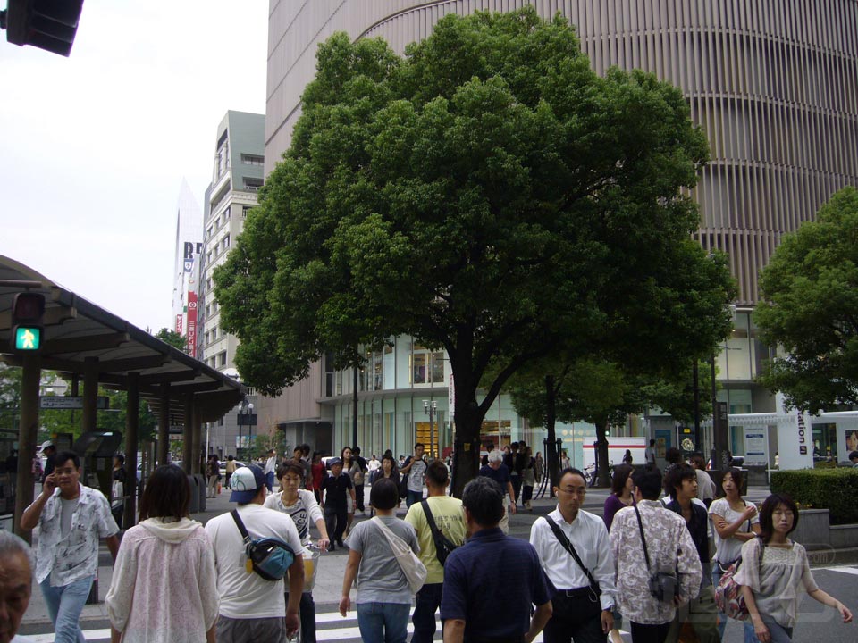 南海難波駅前
