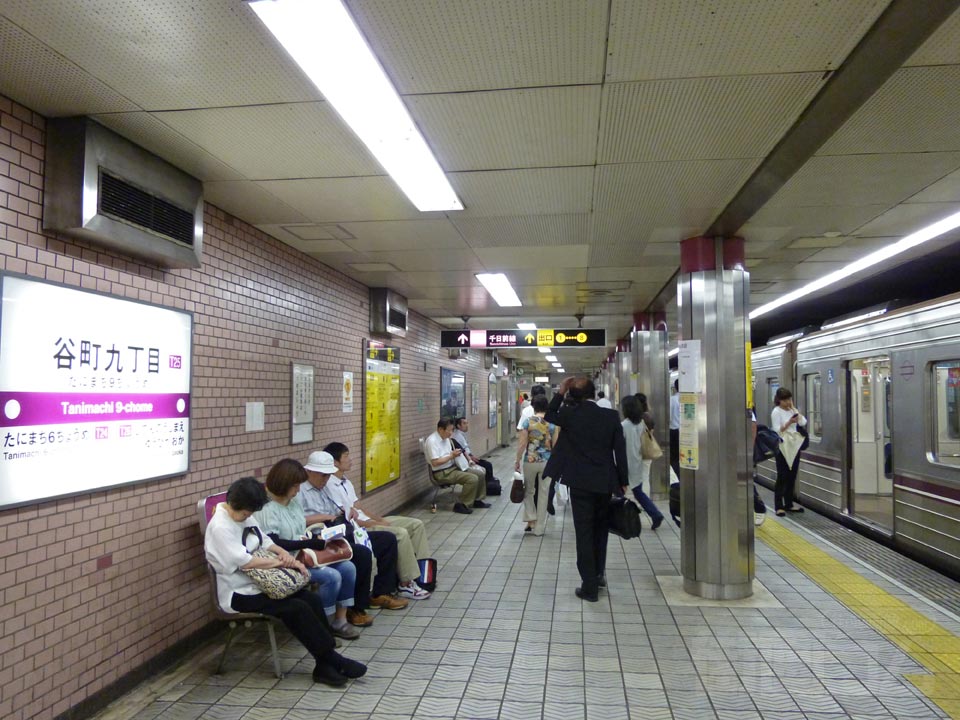 大阪市営地下鉄谷町九丁目駅ホーム(谷町線)