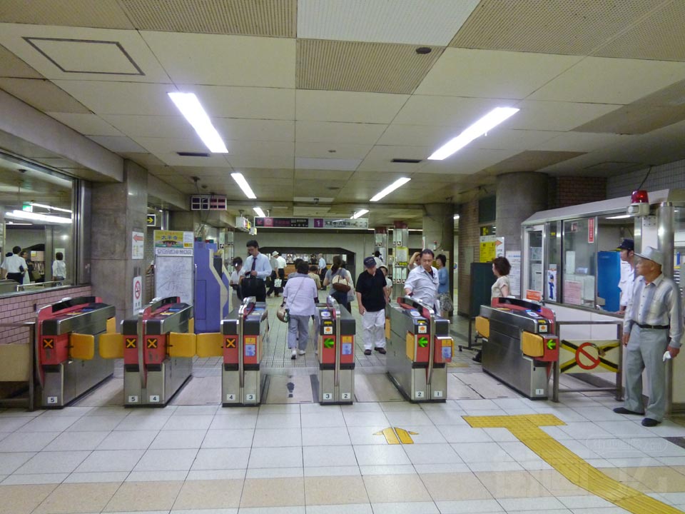 大阪市営地下鉄谷町九丁目駅改札口(谷町線)