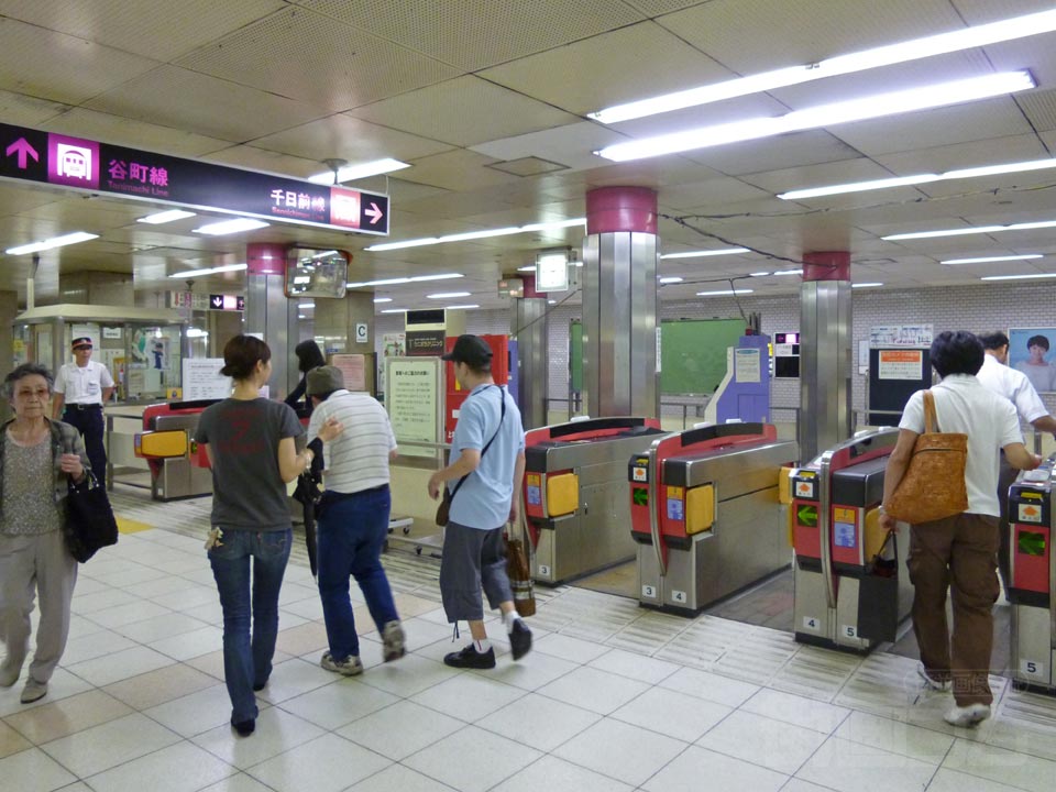 大阪市営地下鉄谷町九丁目駅改札口(千日前線)