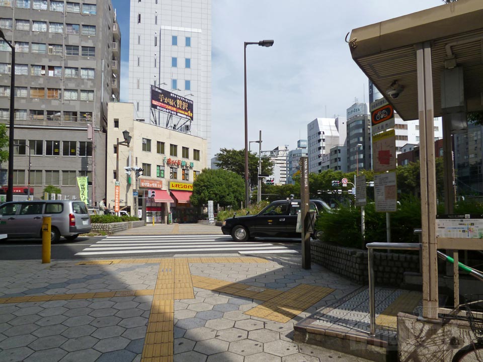 大阪市営地下鉄谷町九丁目駅前