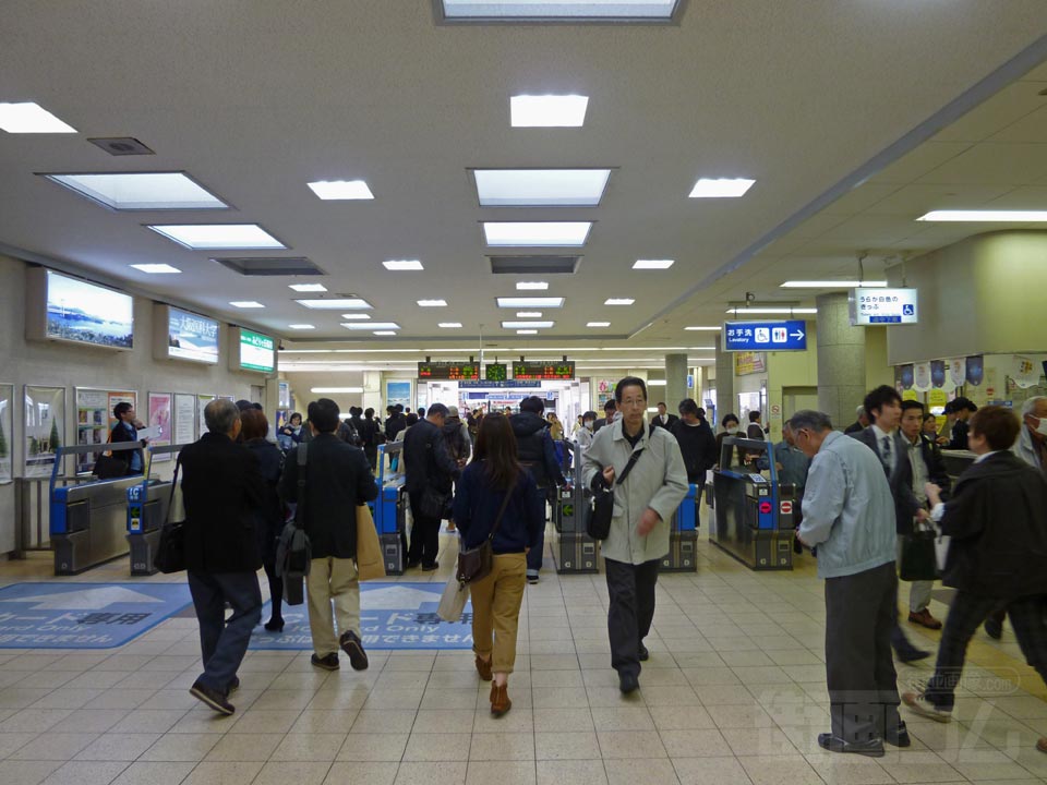 JR高槻駅改札口