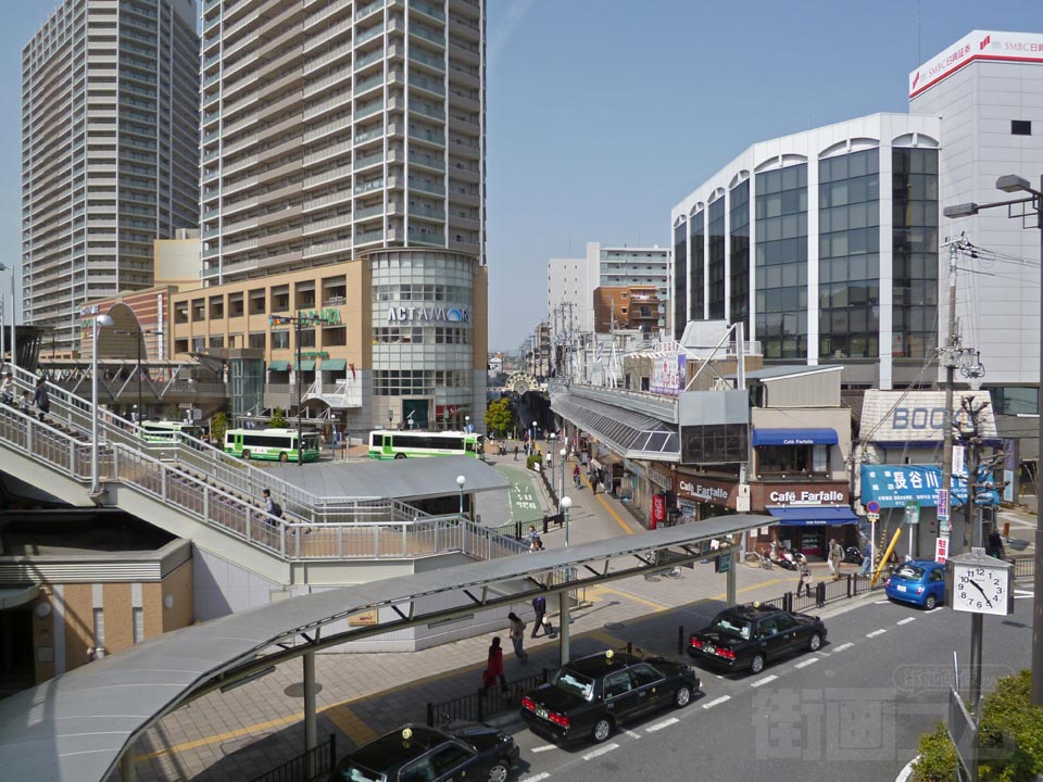 JR高槻駅北口前