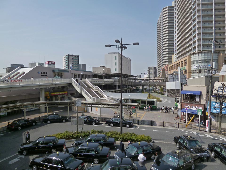 JR高槻駅北口前