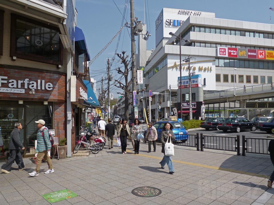 JR高槻駅北口前