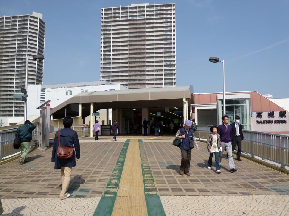 JR高槻駅南口