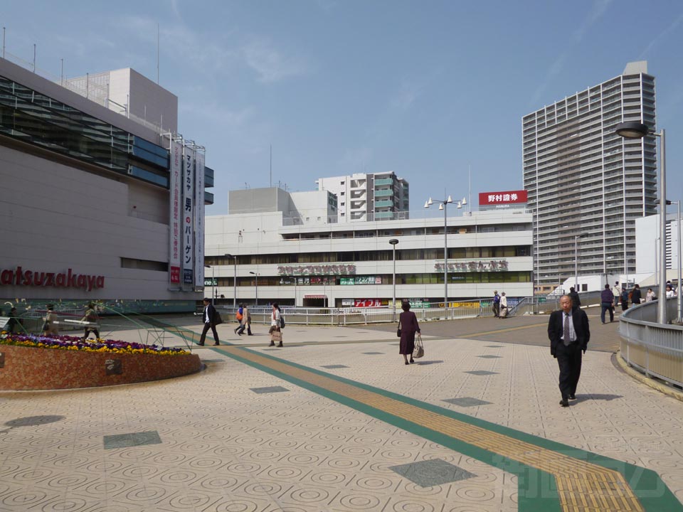 JR高槻駅南口前