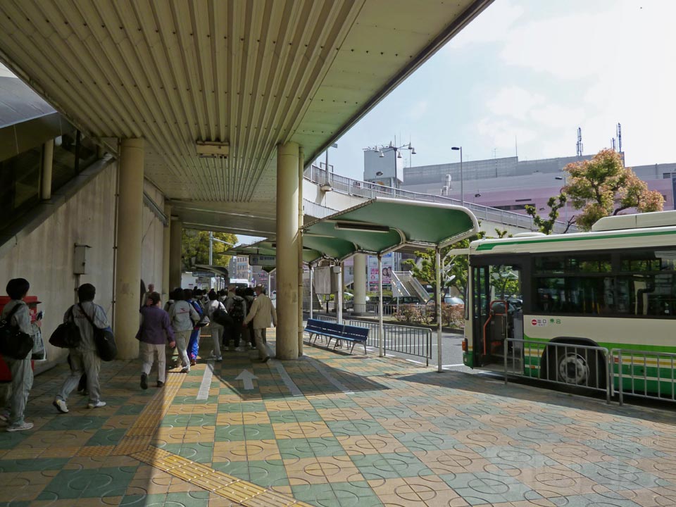 JR高槻駅南口前