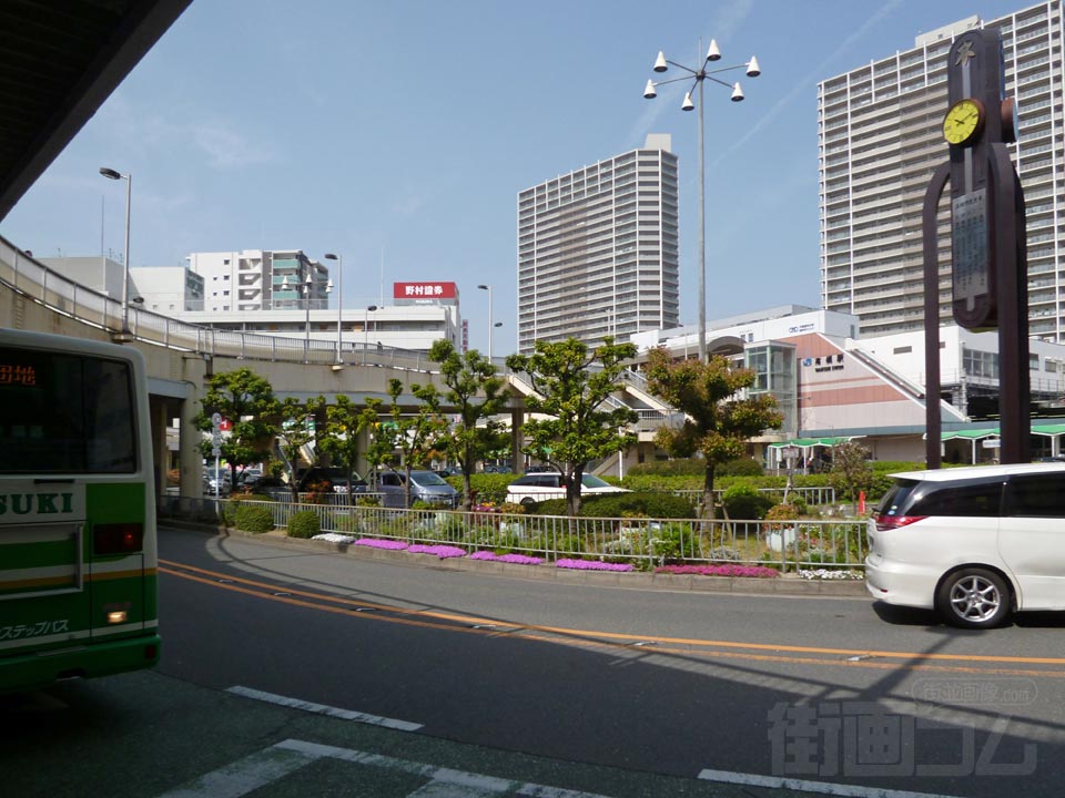 JR高槻駅南口前