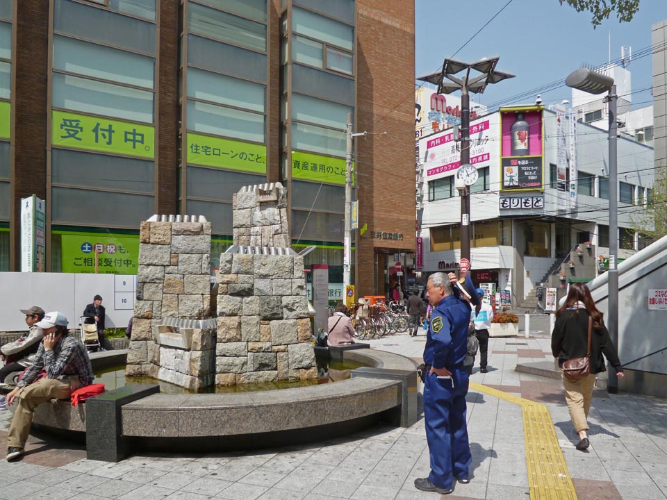 阪急高槻市駅北口前