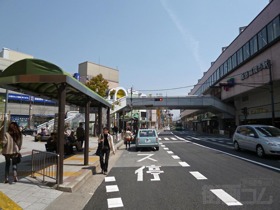 阪急高槻市駅北口前